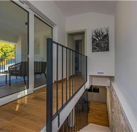 5 bedroom villa with pool near Crikvenica, sleeps 10